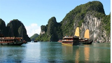 Halong-Bucht - eines der neuen Weltnaturwunder - ảnh 1